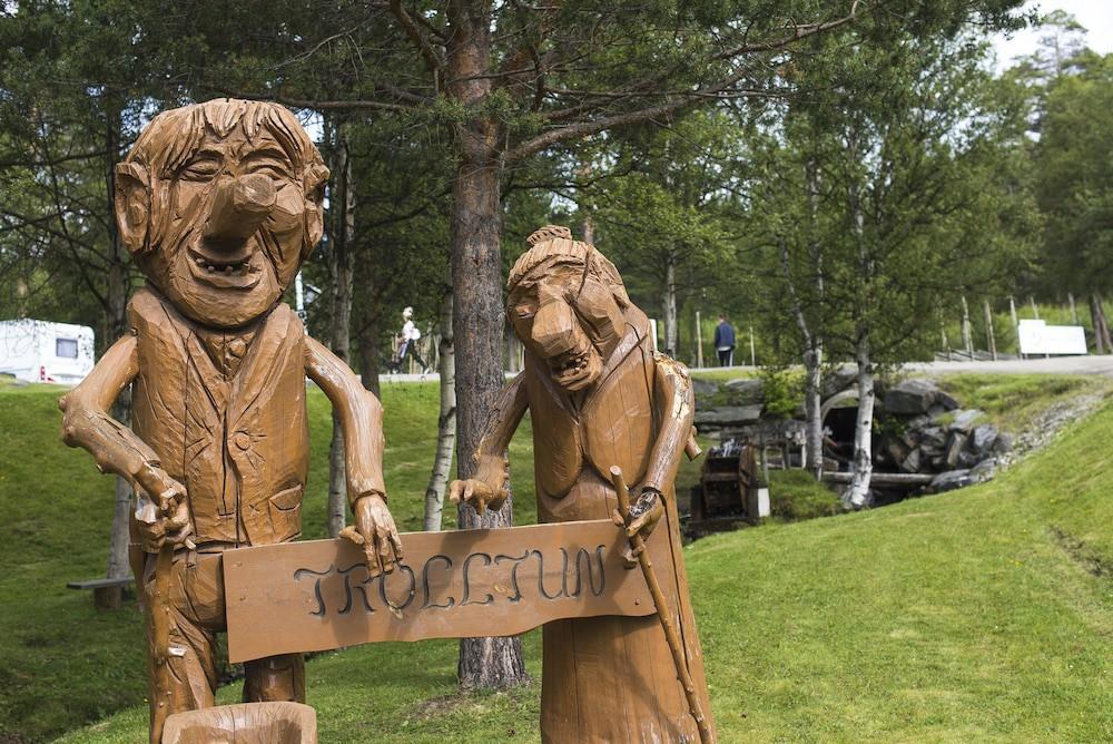 Trolltun & Отель Домбас
